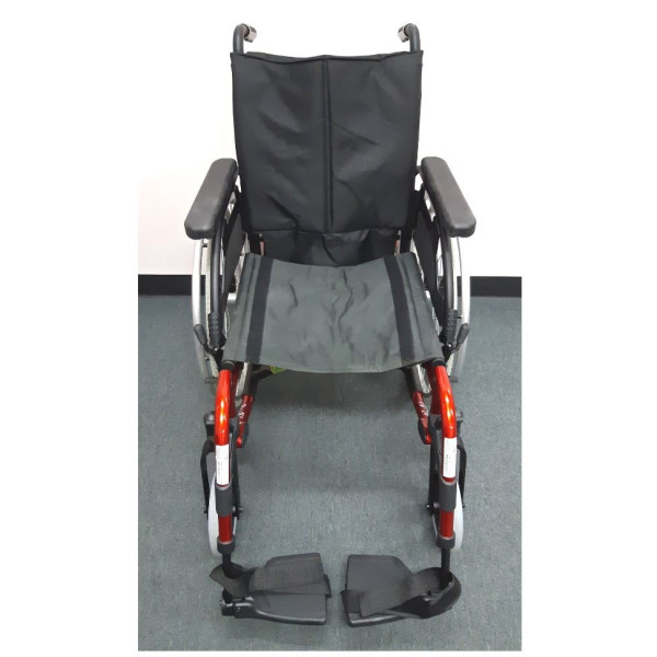 Manual wheelchair - self-propelled